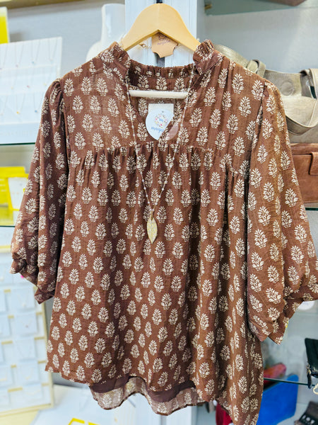 UMGEE Coffee & Cream Floral Top