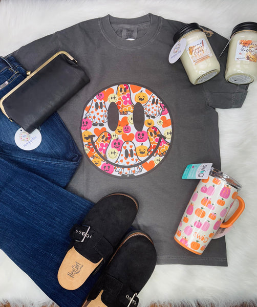 Comfort Colors Smiley Ghost Tee