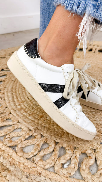 CORKYS Friend Zone White/Black Sneaker