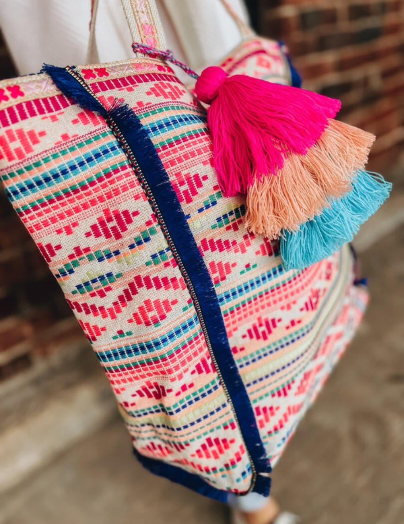 Market Southwest Tassel Tote - Thumbnail 4