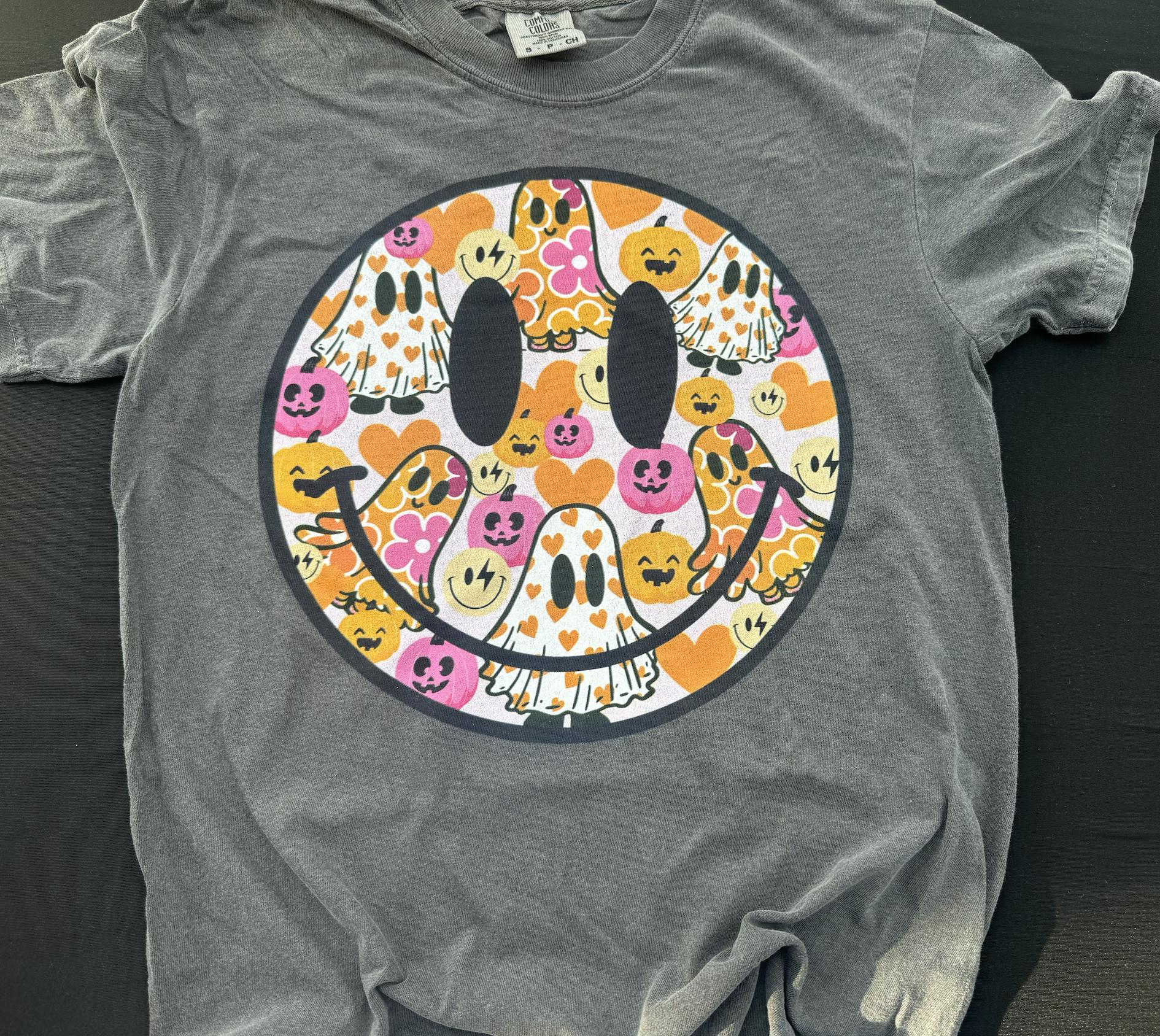 Comfort Colors Smiley Ghost Tee