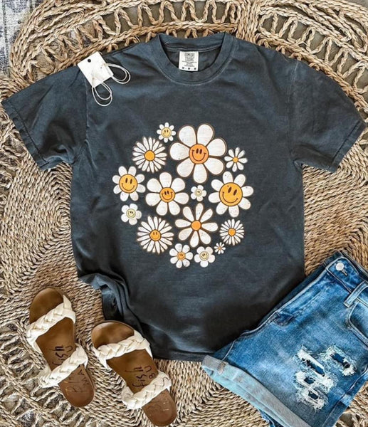 Comfort Colors Daisy Smiley Tee