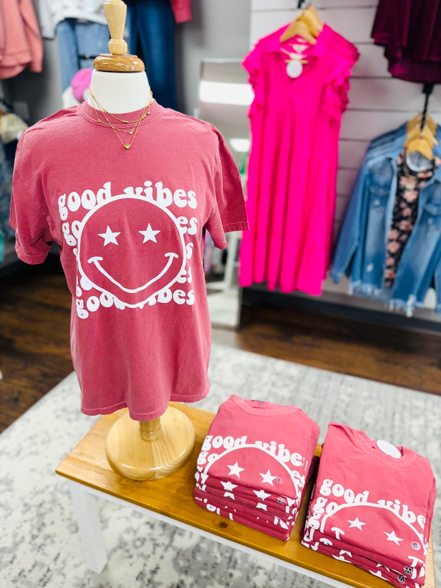 Comfort Colors Good Vibes Star Smiley Crimson Tee