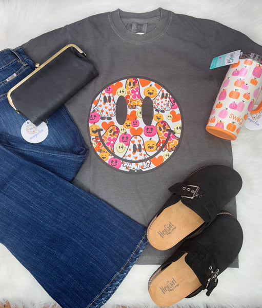 Comfort Colors Smiley Ghost Tee